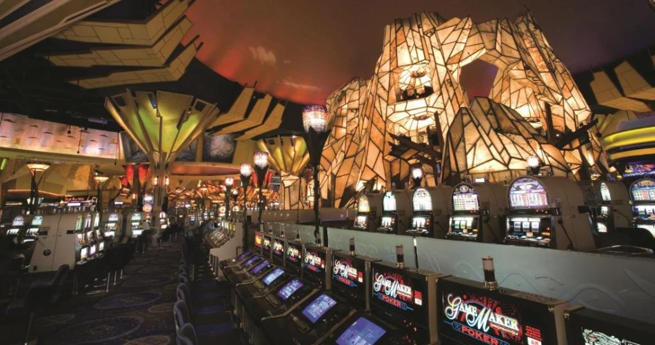 Top Hotels Near Mohegan Sun with Shuttle Service in Uncasville for a Convenient Stay
