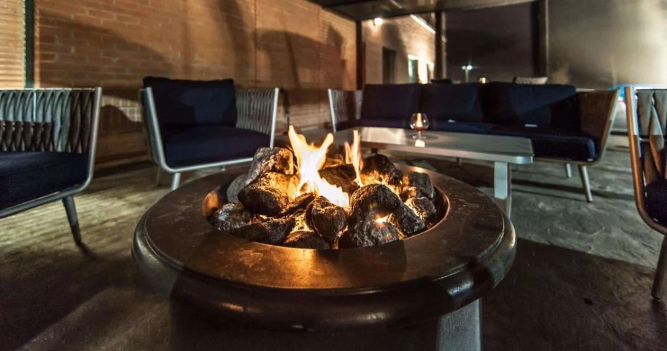 Top Hotels Near Mohegan Sun with Shuttle Service in Uncasville for a Convenient Stay
