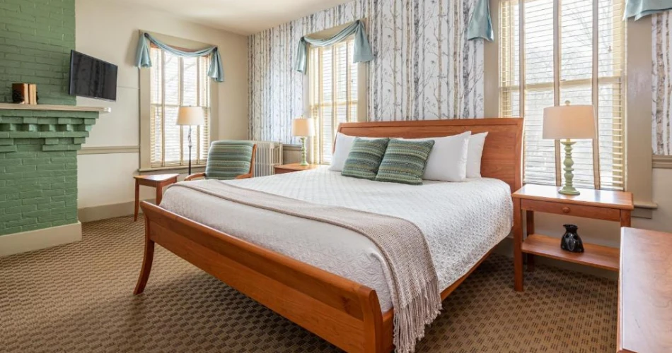 Affordable Hotels Near Mohegan Sun in Uncasville for Budget-Friendly Stays
